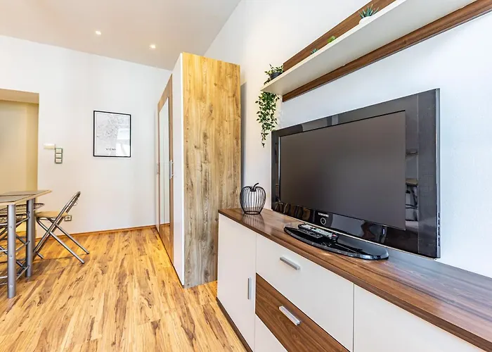 Cozy + Trendy By Jr City Apartments
